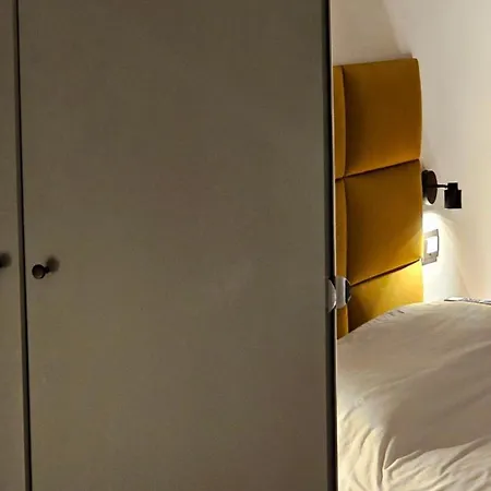 Lägenhet Eanna Scalo Porta Romana Prada *