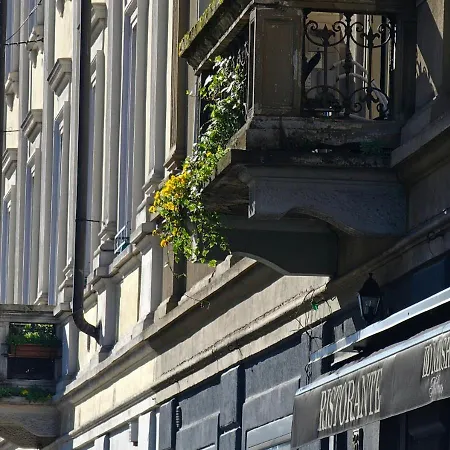 Eanna Scalo Porta Romana Prada 아파트 *